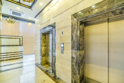 Ένα μπάνιο στο Luxary Home VIP Hillton