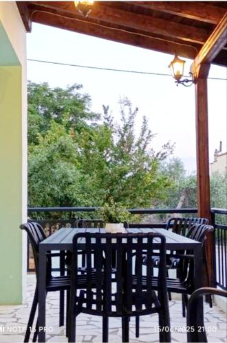 Балкон или терраса в Villa Laskarina