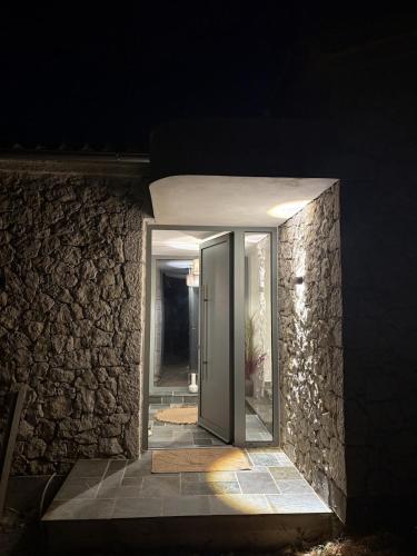 Gambar di galeri bagi Stilvolles Hideaway - Pool, Aussicht, Nähe Strand di Paleokastritsa