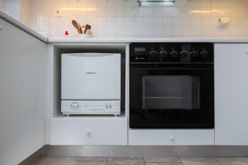 Spacious 3 Bedroom Apartment With Large Balcony