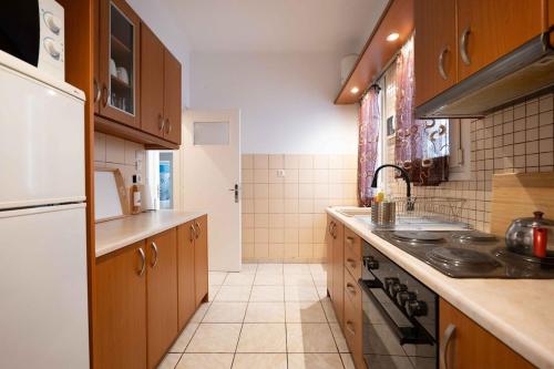 105 SQM Mesogeion 2 Bedroom Apartment - 5min Metro