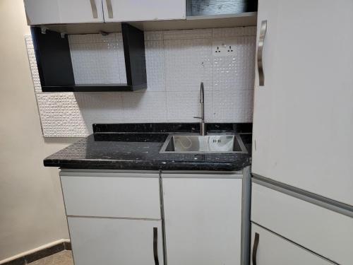 Nhà bếp/bếp nhỏ tại Caesar's Hotel & Apartment Room #2