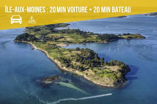 an image of an island in the water at Coin Zen Sulnacoise, Linge, Petit-déj in Sulniac