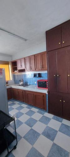 Η κουζίνα ή μικρή κουζίνα στο Dar ElBiad large family house