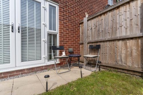 Walk To Airport - 3 Bedrooms x2 Driveway - EV Charging - Washer & Dryer photo 29