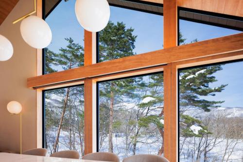 Hakuba Amber Echoland MrT by Jade Villa