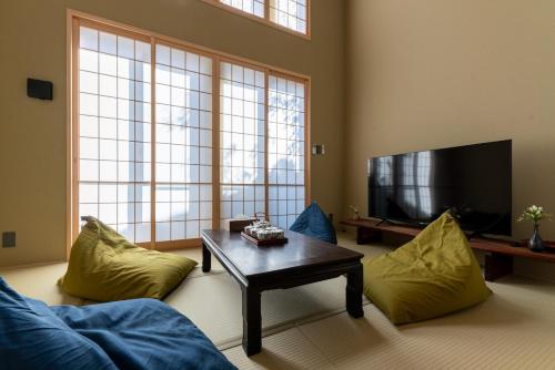 Kiraku Yoka Japanese-style house with a courtyard
