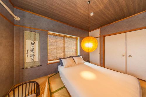8 min walk to station 11 min to HND airport 85 sqm max 8 people full renovation 2 toilets Netflix