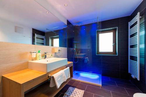 Koupelna v ubytování Hotel Alpenfrieden
