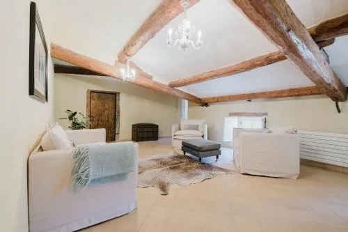 Château Saint Perret photo 11