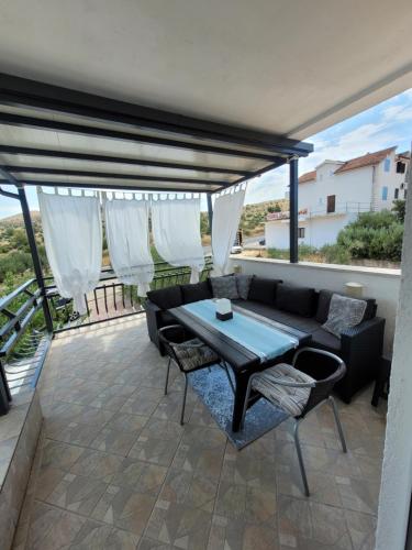 Gallery image of Apartment Natalie Seaview in Zaboric