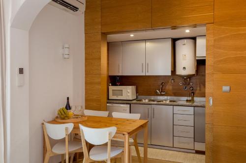 Stylish Hideaway in Heart of Cascais