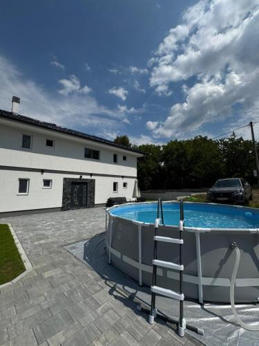 Πισίνα στο ή κοντά στο Apartmani Luna, Borsko jezero