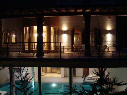 Villa d'epoca sul Lago di Garda con piscina interna e parco con laghetto,  Lazise – Updated 2023 Prices