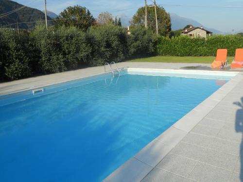 Bazén v ubytovaní Villa Giardino Ulivo alebo v jeho blízkosti