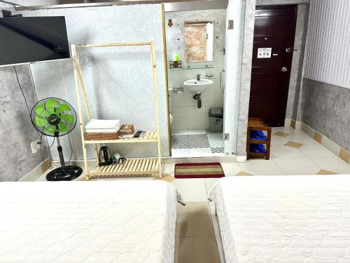 Phòng tắm tại MES HOTEL - Ngay Bến Ninh Kiều