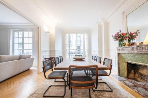 Four Saint Germain - Elegant & Spacious 3 BDR Apartment in the Heart of Saint Germain