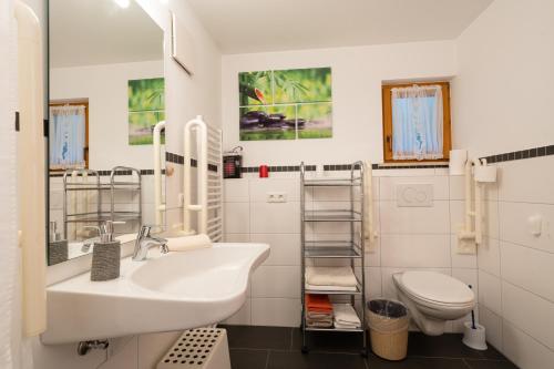 Kúpeľňa v ubytovaní Landhaus Beate