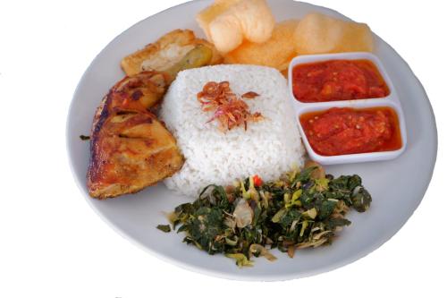 Makanan di atau berdekatan hotel