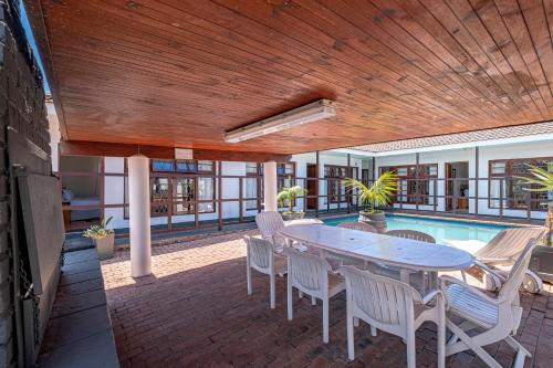 Πισίνα στο ή κοντά στο 5 Third Avenue Guesthouse