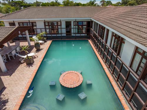 Πισίνα στο ή κοντά στο 5 Third Avenue Guesthouse