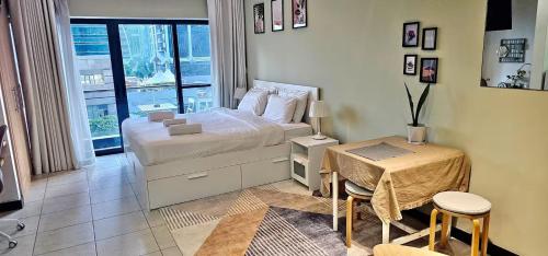 Higuests - Close to METRO Charming Studio with Lake Views
