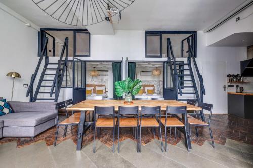 Stylish and sunny 7BD with garden for 17 guests!