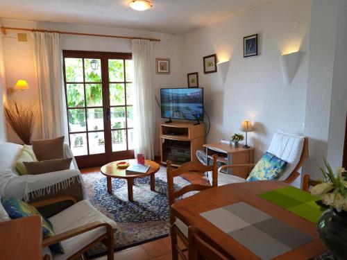 Charmante maison avec jardin, piscine et terrasse à L'Estartit, près de la plage et des villages médiévaux