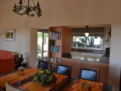 Villa avec Piscine Privée et Air Con - 4 km Plage