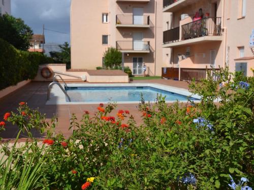 Apartamento Calella 4: Cerca del Mar, Mascotas Bienvenidas - ES-323-80