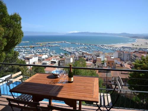 Apartamento renovado en L'Estartit con terraza - ES-323-76