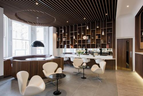 Gambar di galeri bagi Mowbray Court Hotel di London