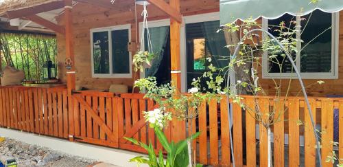 En have udenfor Samroiyod Nature and Art Retreat 2