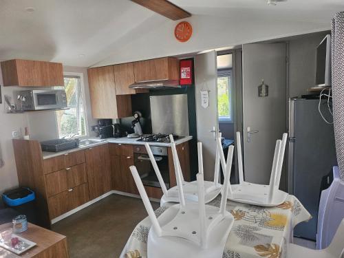 Photo de la galerie de l'établissement Mobil home 6 personnes, à Saint-Brévin-les-Pins