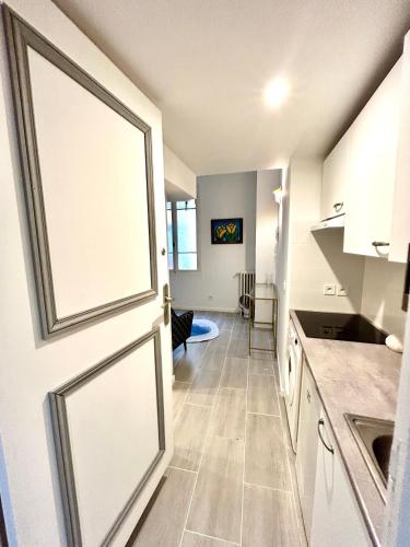 Studio close to Main Street and Train Station