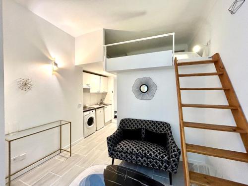 Studio close to Main Street and Train Station