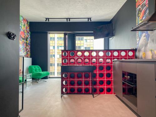 Designerskie Apartamenty Friends Paris Banksy PopArt UrbanGarage ModernBarok