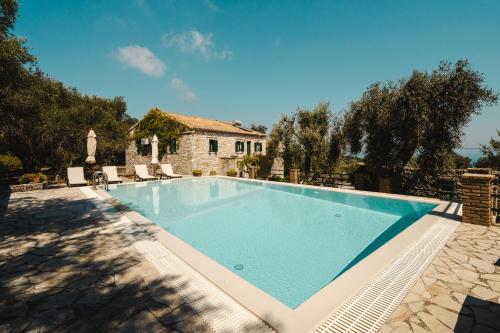 Piscina di Villa Eleni o nelle vicinanze