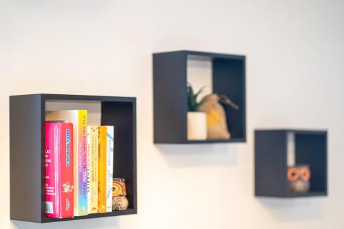 Perpustakaan di apartmen