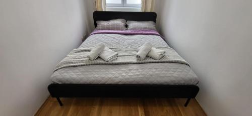 Deluxe Home 1