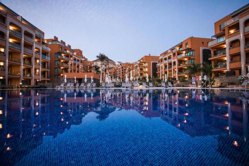 The swimming pool at or close to Arguineguín Park By Servatur VV
