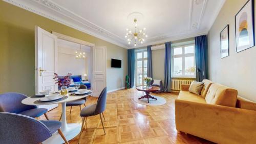 City Elegance Premium Apartment Balcony AC