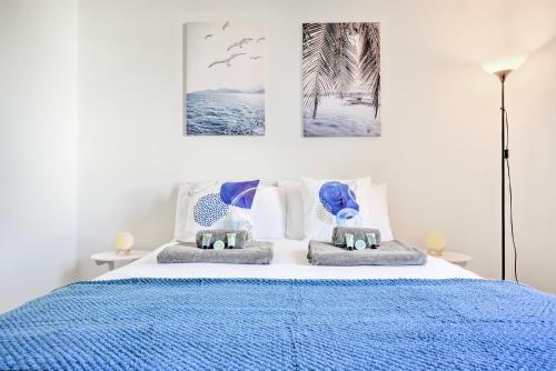 Katil atau katil-katil dalam bilik di Charming Flat in Notting Hill