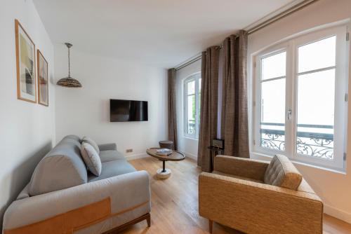 TV/Unterhaltungsangebot in der Unterkunft O'Lord, 4 Etoiles, Residence de Luxe Champs-Elysees