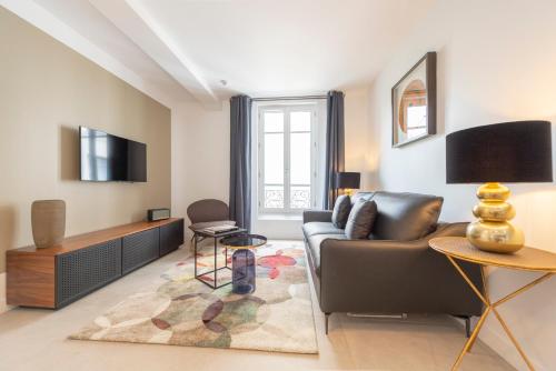 TV/Unterhaltungsangebot in der Unterkunft O'Lord, 4 Etoiles, Residence de Luxe Champs-Elysees