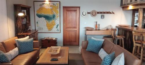 Χώρος καθιστικού στο Eclectic Safari Lodge