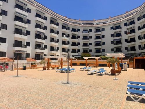 Pambnb - Cozy Beachfront Apartment with Pool