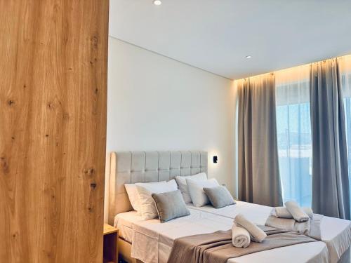 Кровать или кровати в номере Cantouni Villa, Luxury 5BR Retreat with Pool & Jacuzzi Near Town by Villa Mana Gers