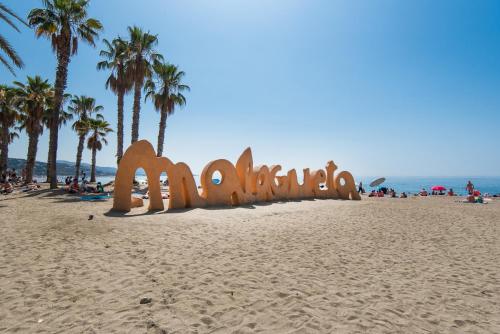 NEW 1st CORNER City center Apartment Ideal for Groups