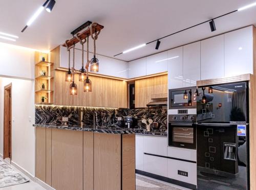 شقه فندقيه فاخره بجوار سيتي ستارز